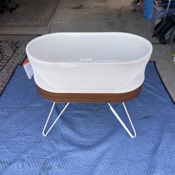 SNOO bassinet 