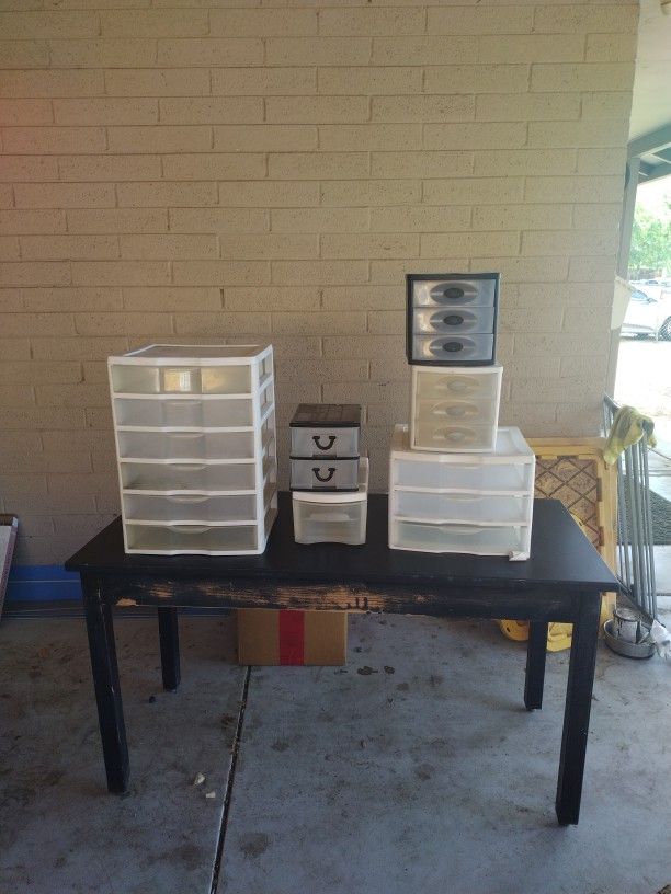 Plastic drawers