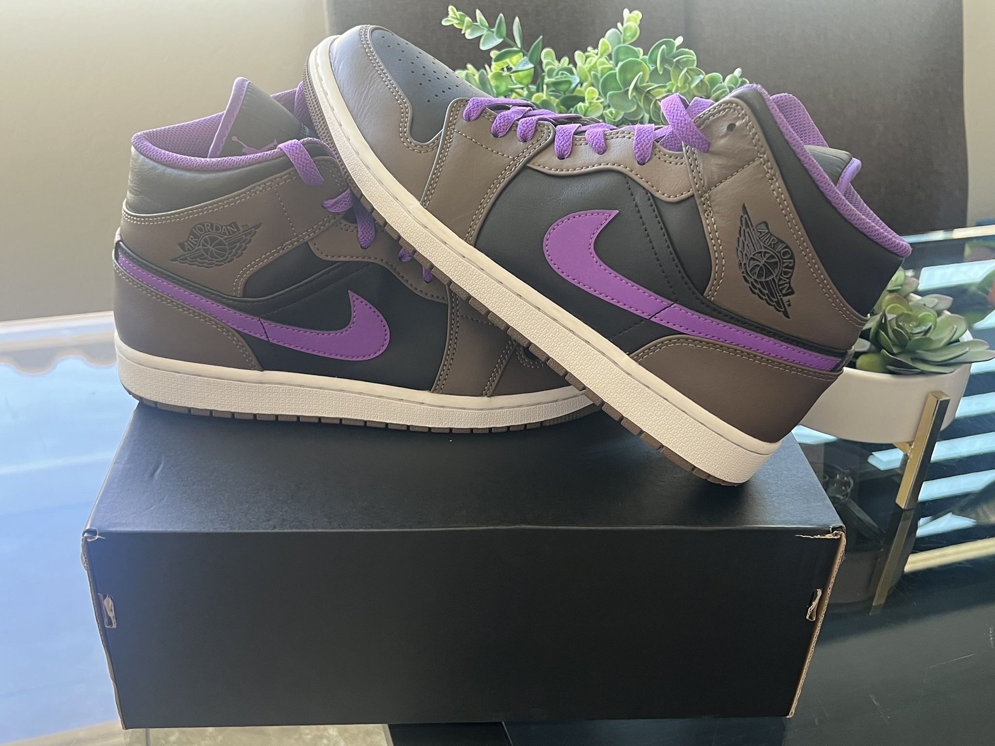 Jordan’s 1 mid