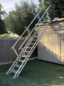 14-STEP ADJUSTASTAIRS – SELF-LEVELING PORTABLE STAIRS