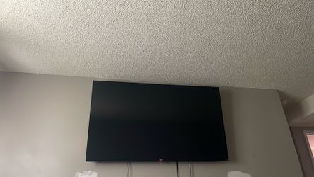 70” flat screen Roku tv