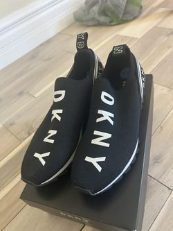 DKNY Womans Shoe Size 7 1/2