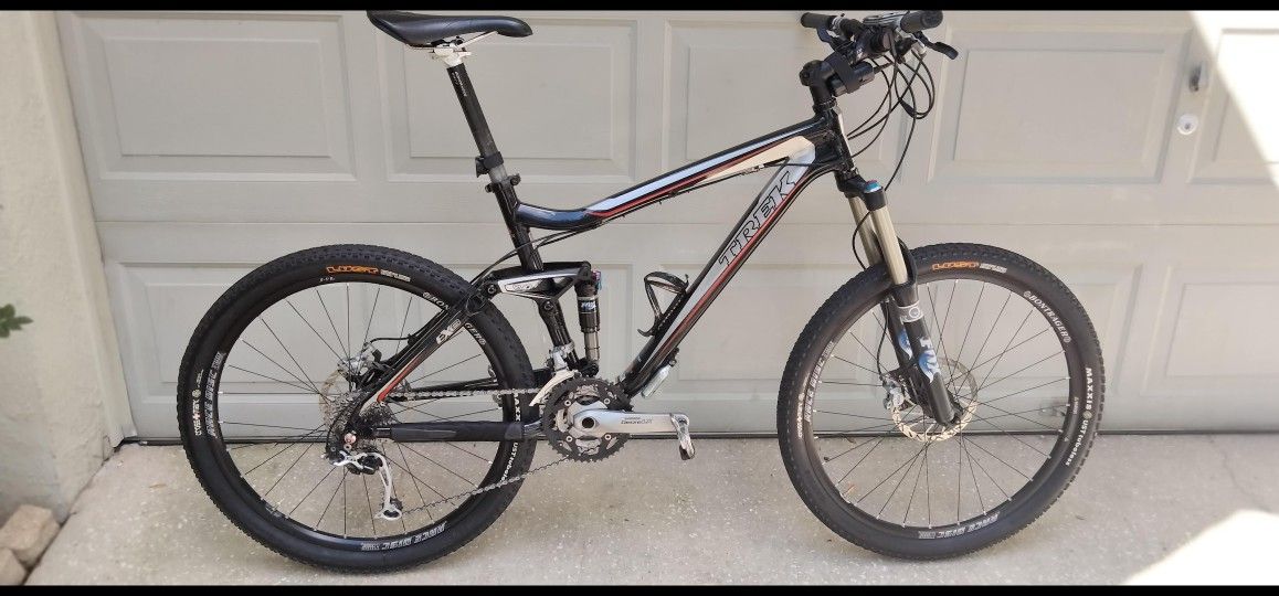 Trek Fuel EX8 Dual suspension Mountain Bike Size LARGE, 26INCH Tires