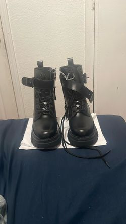 New Black Levi’s Boots