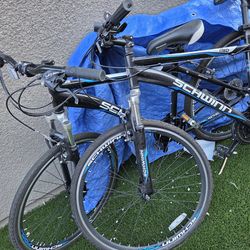 2 schwinn street bikes bicycles with helmets and locks included
