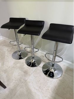 3 barstools adjustable height
