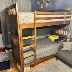 Twin Bunk Bed Set. Perfect Condition! 