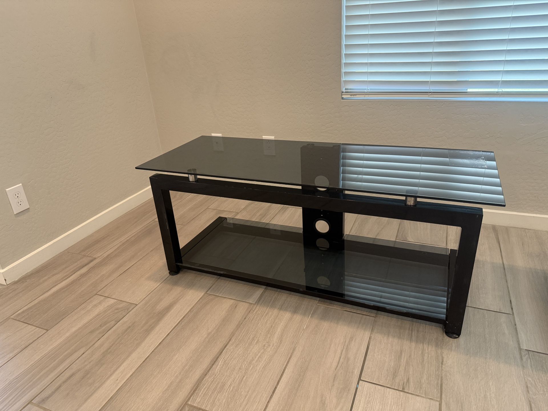 Cabinet table