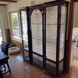 Beautiful Mid Century Style Cabinet Curio