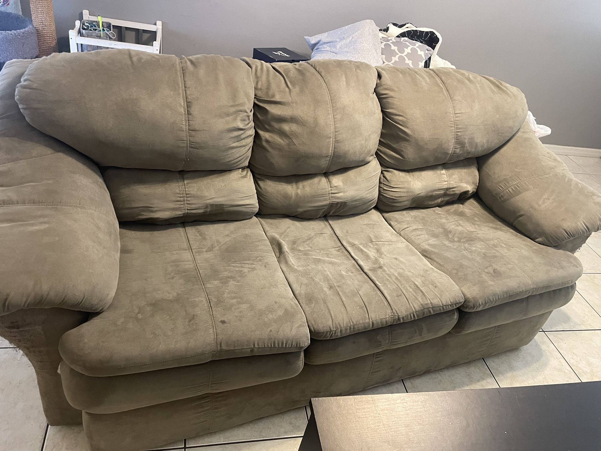 FREE Sofa