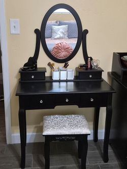 Vanity w/ stool