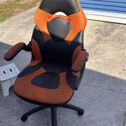 Gaming / Office Chair – Black & Orange – Good Condition