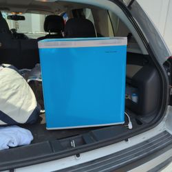 Free 1.6 Cu. Ft. Mini Fridge 