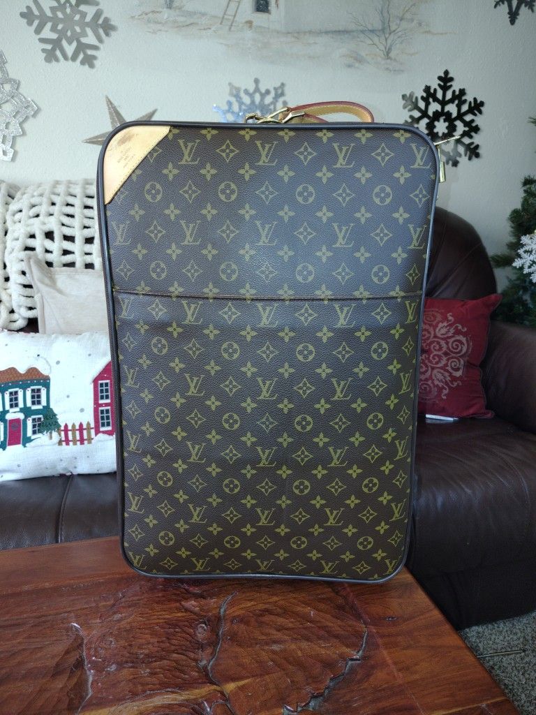 Louis Vuitton Luggage 