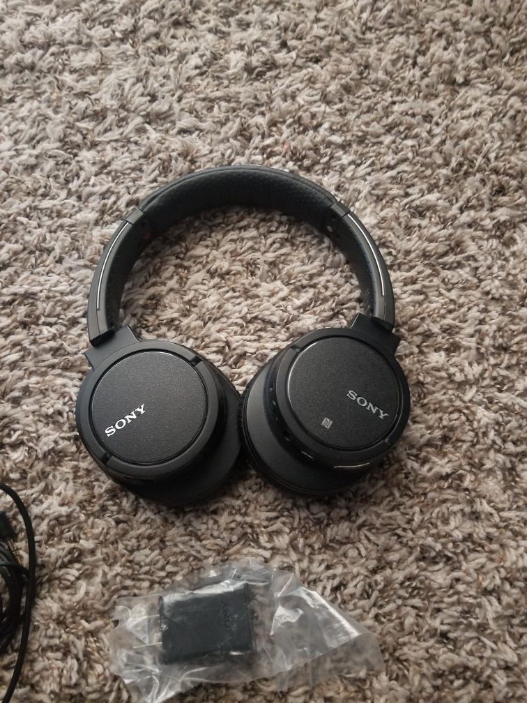 Sony bluetooth noise cancelling headphones