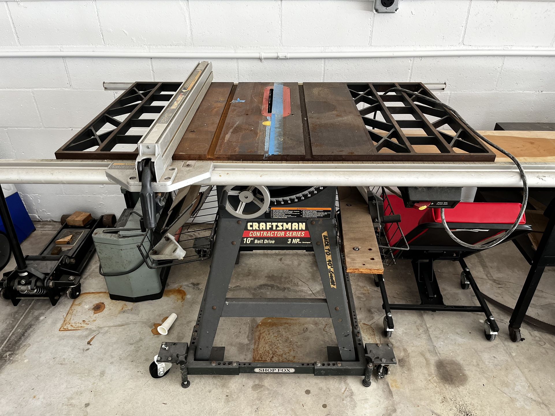 Craftsman Table Saw. 