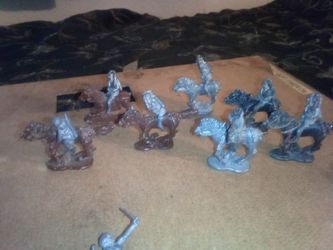 Metal figurines made out of lead approximately 25 mm