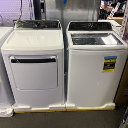 Brand New Topload Frigidaire Washer and Gas Dryer Set !