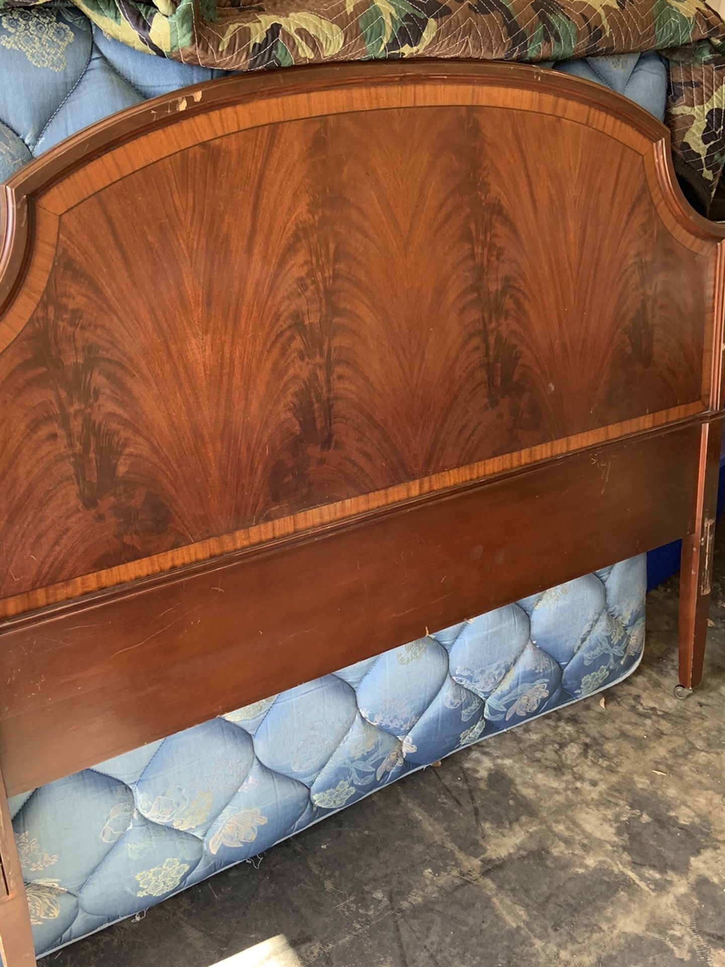 Antique Full Size Bed Complete