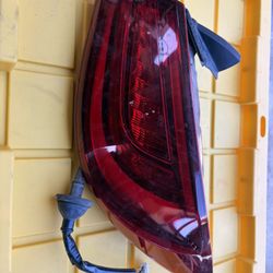 2017 Infiniti Q60 RH Side Taillight 