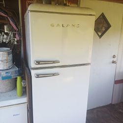 Galanz Refrigerator 