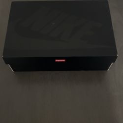 Nike Air Force 1 Low Supreme Black