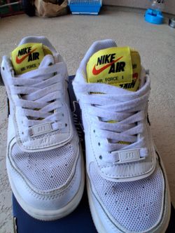 Women's Nike shoes, size 5.5, white