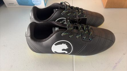 Cleats boy new size 3 new