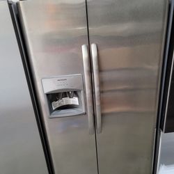 Refrigerator Frigidaire Side By Side Stainless Steel