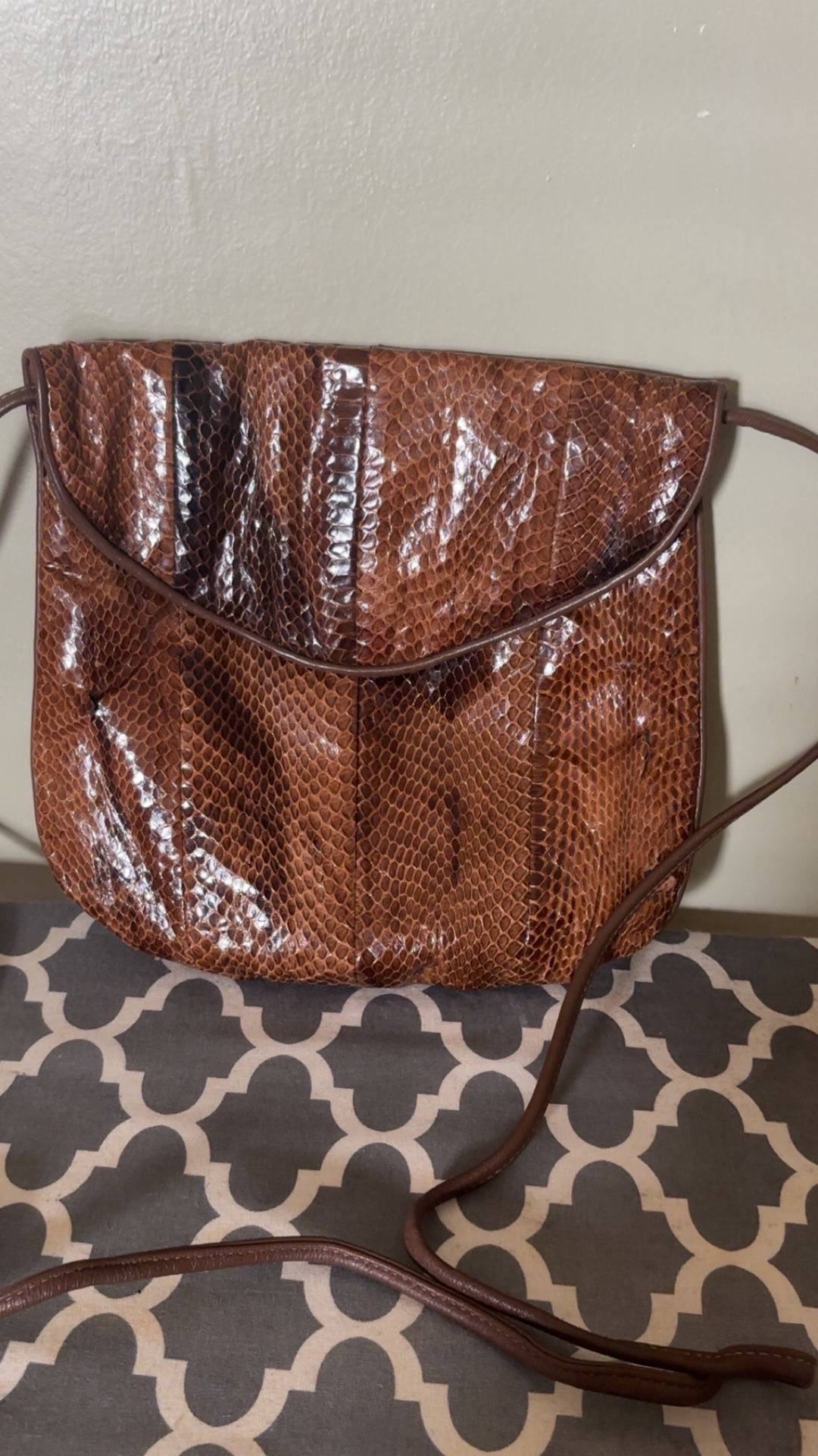 REAL - Leather Crossbody Purse