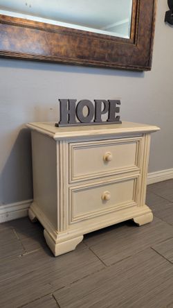 NICE SOLID WOOD NIGHTSTAND