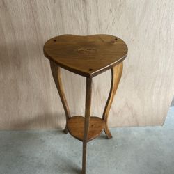 Wood Heart Stand 