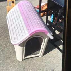 Outdoor Some Plastic Damage From Sun Pet House