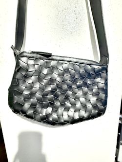 Black Woven Crossbody Bag  like new zip close