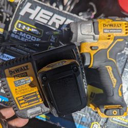DeWalt BrushLess Drill Battery And Charger 