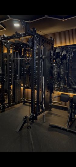 Gym Machine with Smith Machine + Leg attachments and more