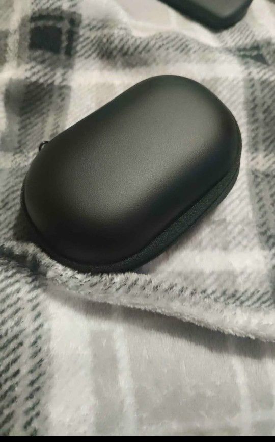 "Onn" Bluetooth Earbuds