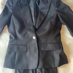 Woman’s Pant Suit