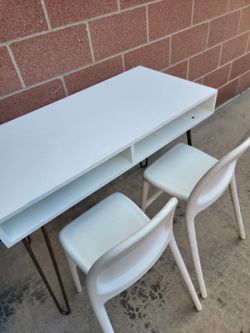 Girls vanity desk