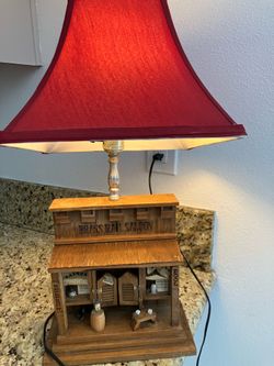Saloon lamp