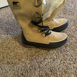 Sorel Waterproof Women’s Boots Size 9