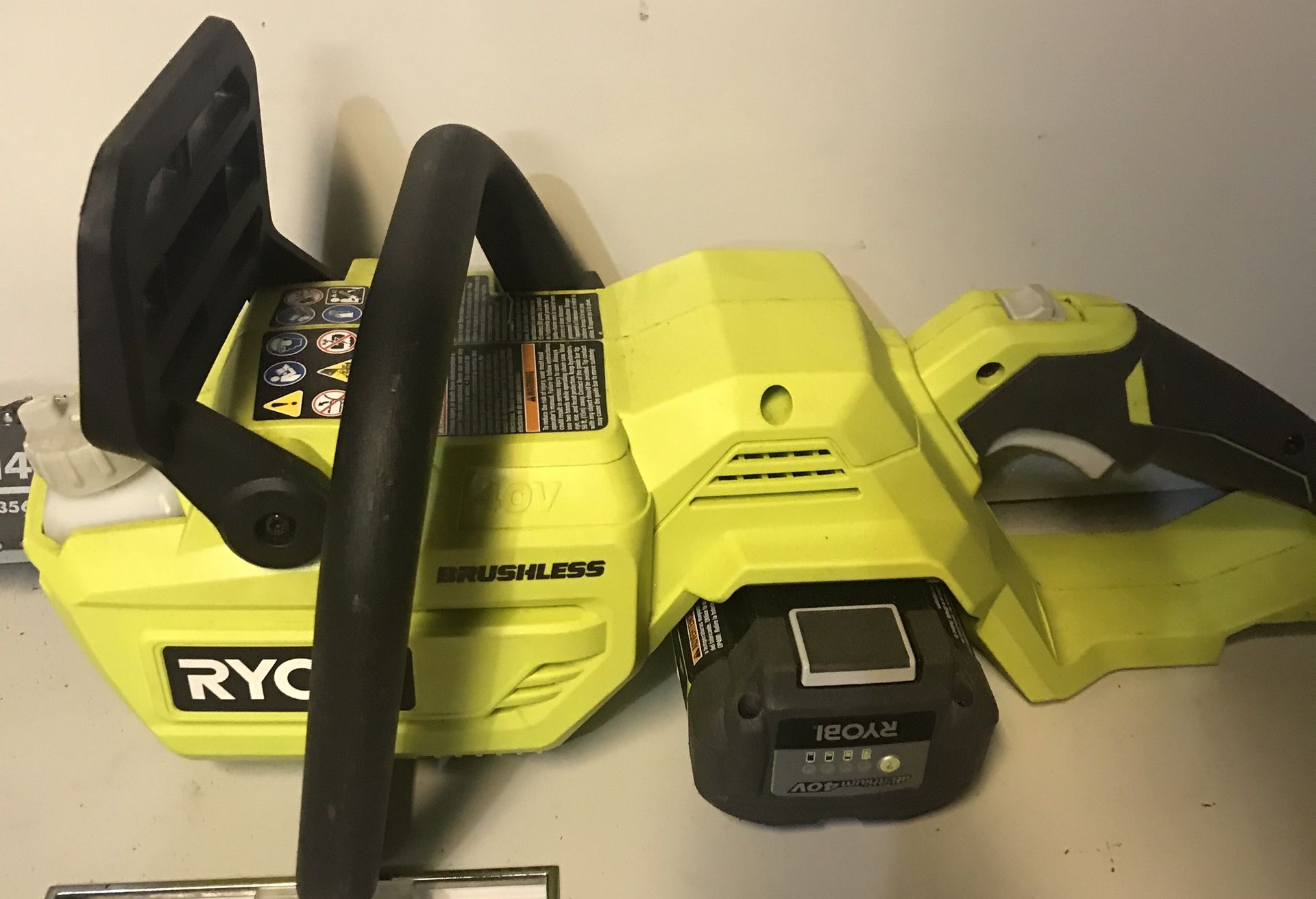 RYOBI RY40503 40V 14 INCH BRUSHLESS CORDLESS CHAIN SAW Kit 4Ah Battery