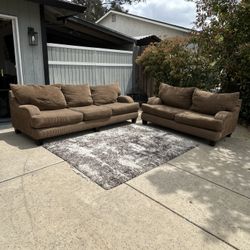 RC Wiley Couch Set 