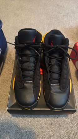 NIKE JORDAN