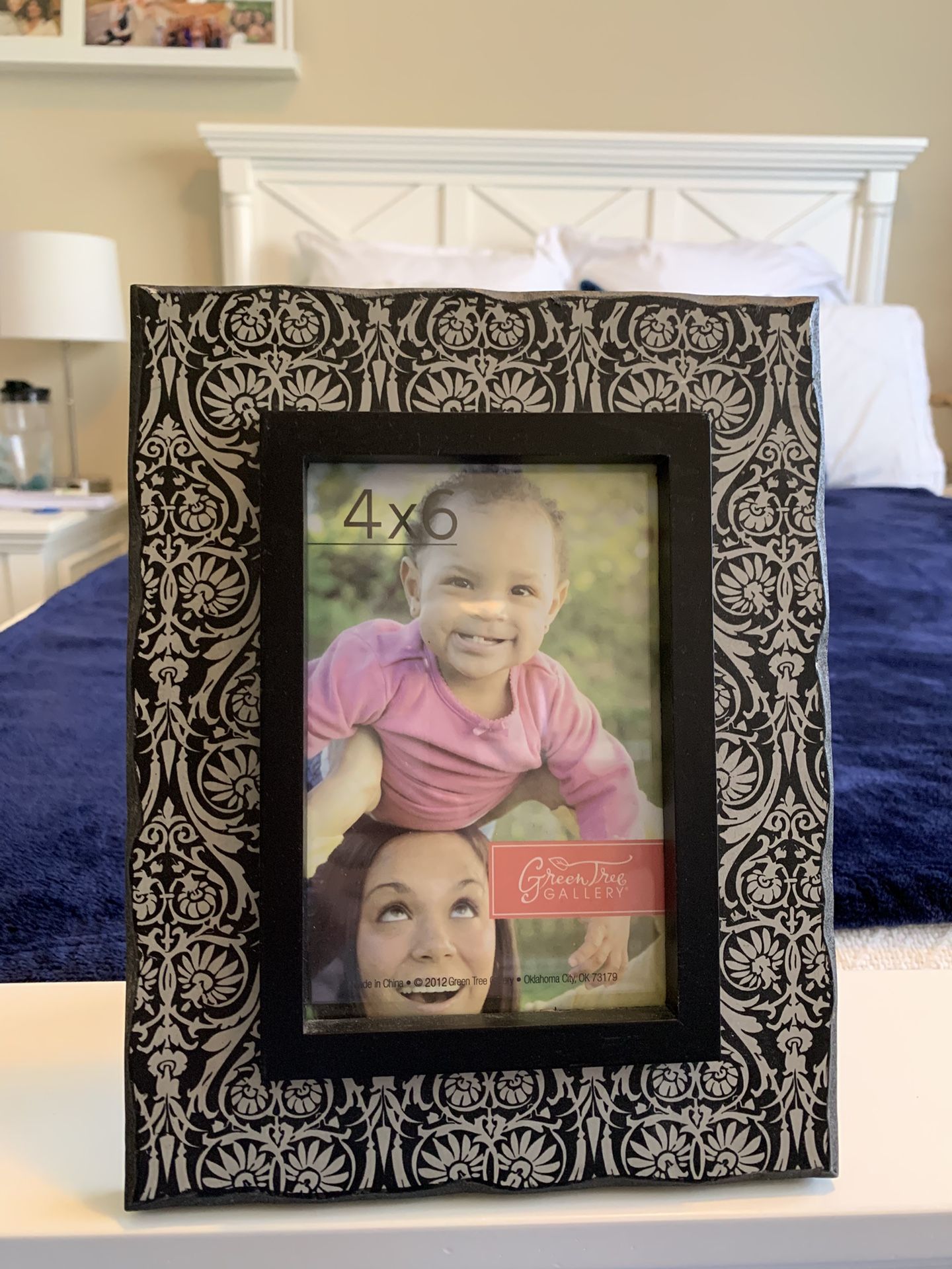 Black & Cream Damask Pattern Frame For 4X6 Photos