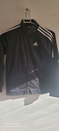 Boys sweater size 10/12