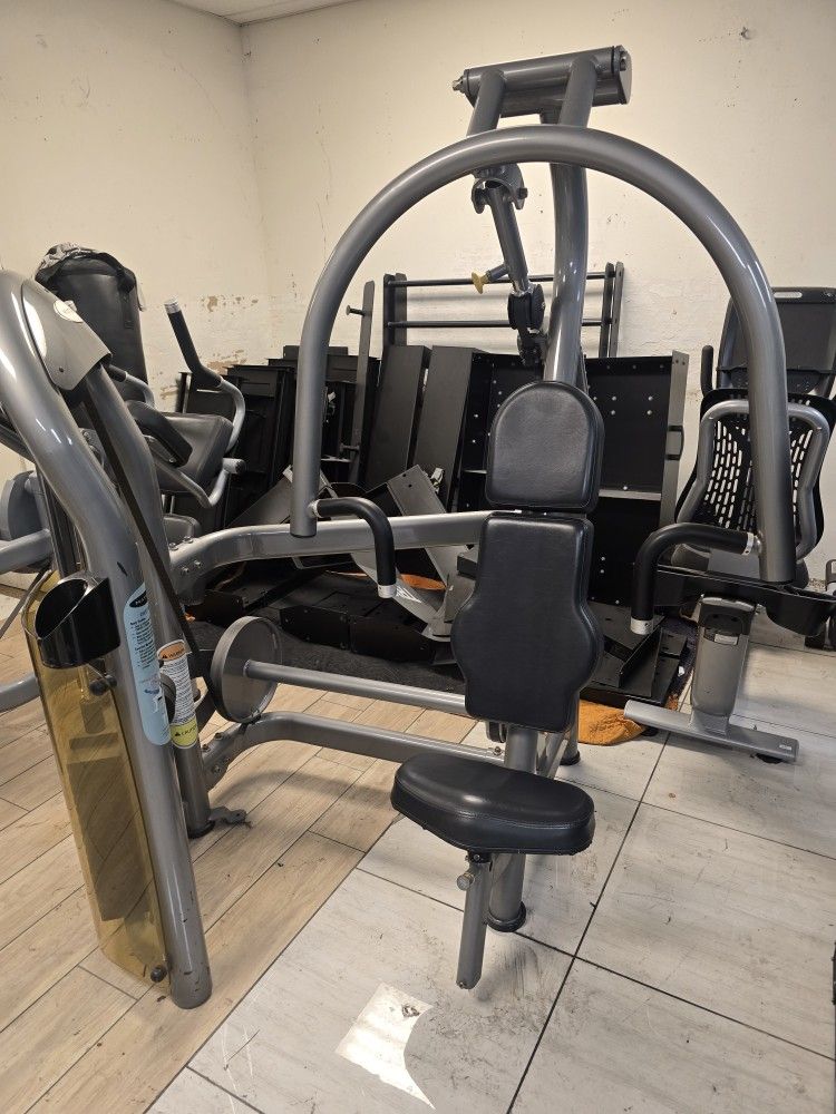 Matrix g3 chest press gym equipment exercise fitness weight machine