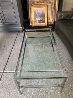 Glass cocktail table