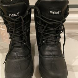 Riemot Women Size 8 Snow Boots 