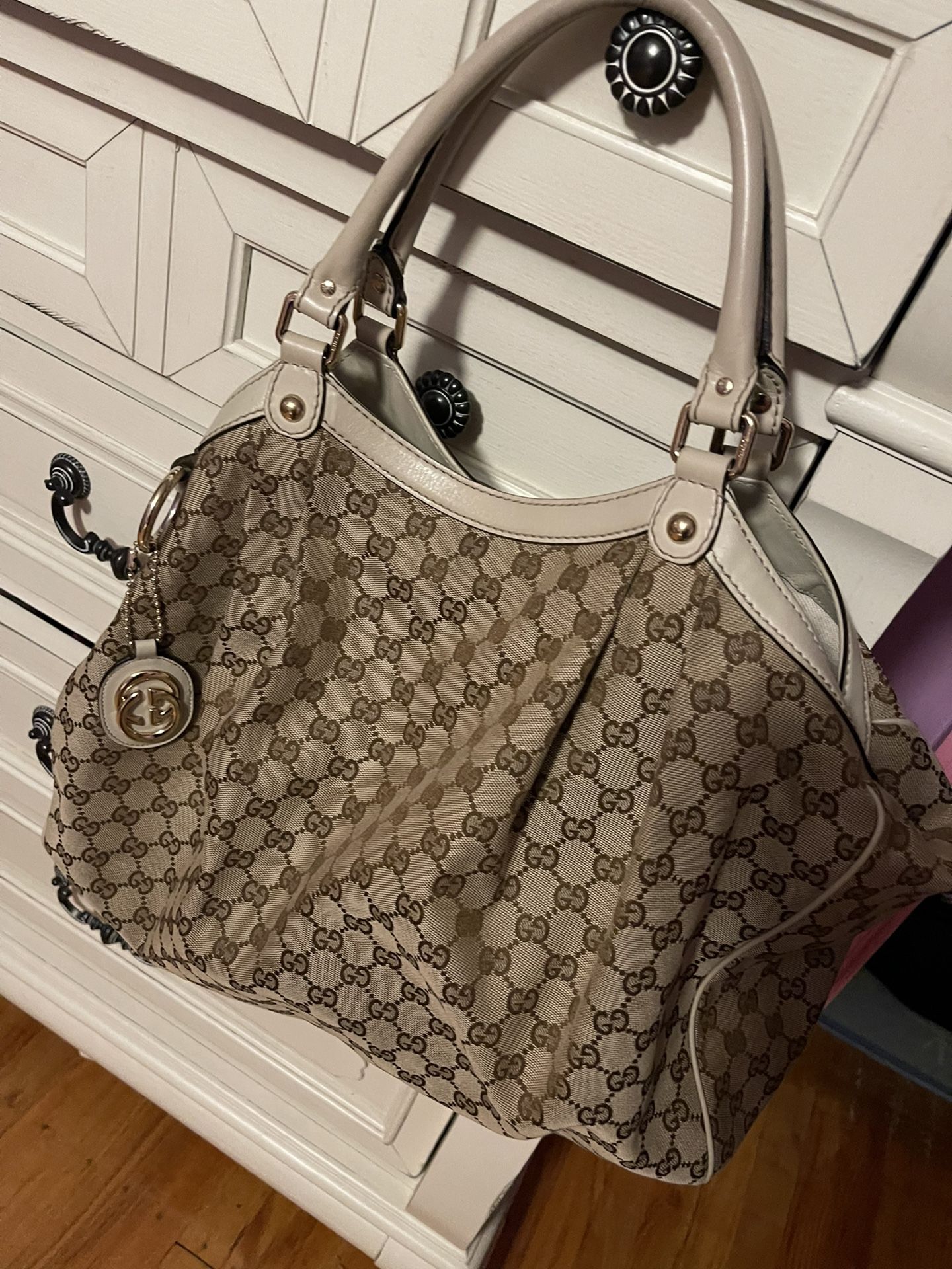 GUCCI LARGE SUKEY TOTE BAG (GORGEOUS)